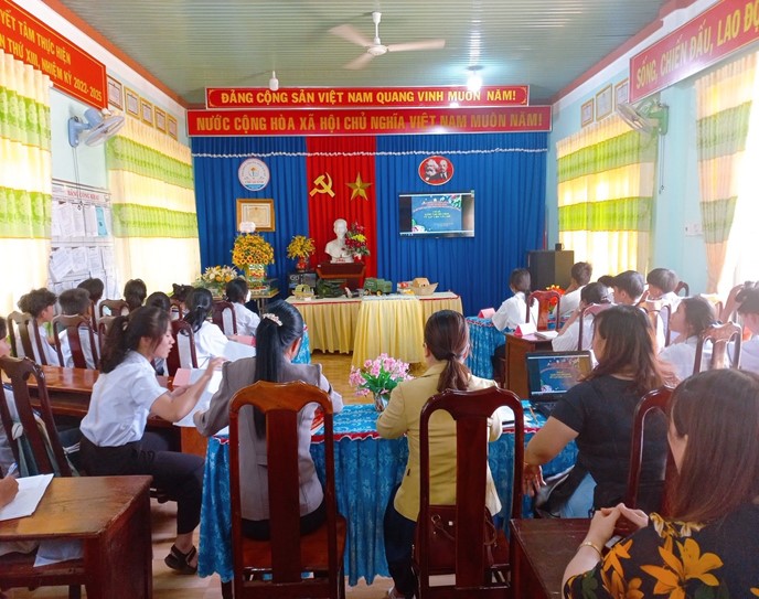 Buổi trưng bày và thuyết trình giới thiệu sản phẩm của học sinh sau khi kết thúc chuyên đề dạy học Stem